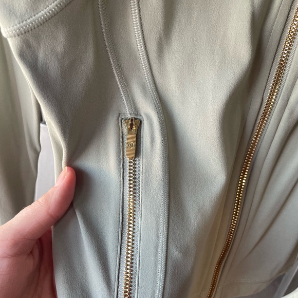 lululemon cropped define jacket in fog green with gold zippers - Picture 15 of 17